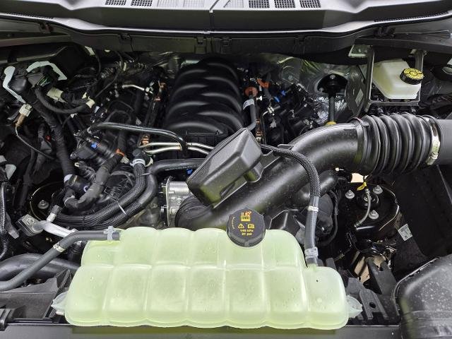 New 2026 Oxford White Ford Lariat® image 39