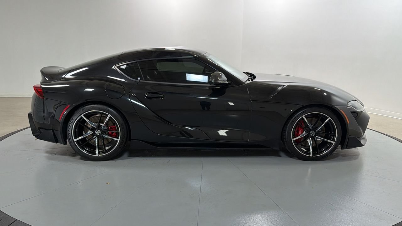 Used 2021  Toyota 3.0 image 6