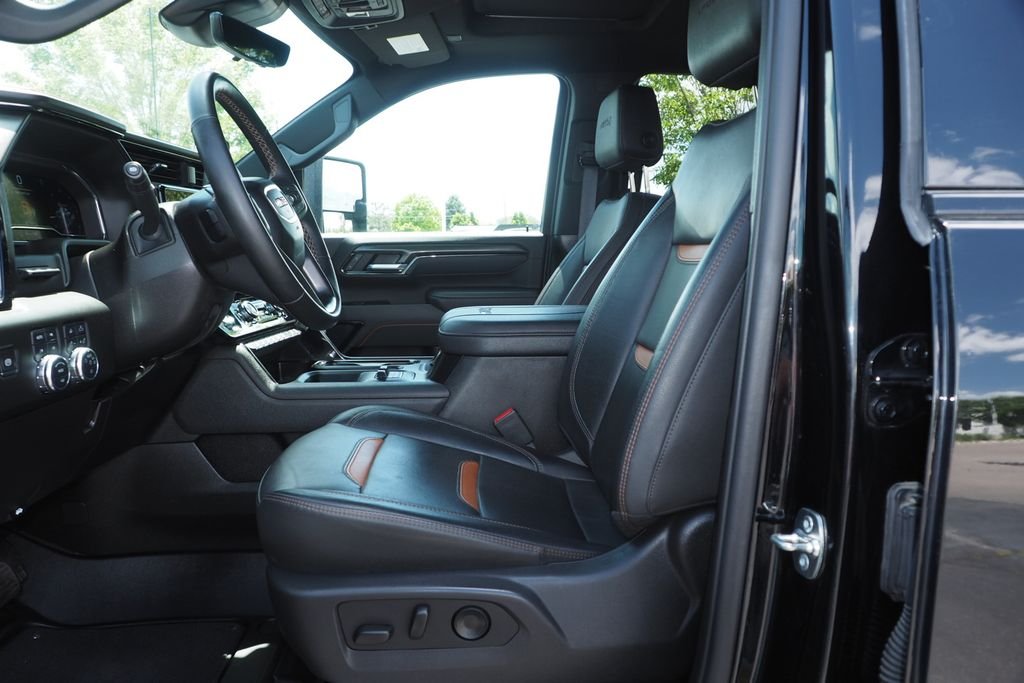 Used 2025 Black GMC AT4 image 13