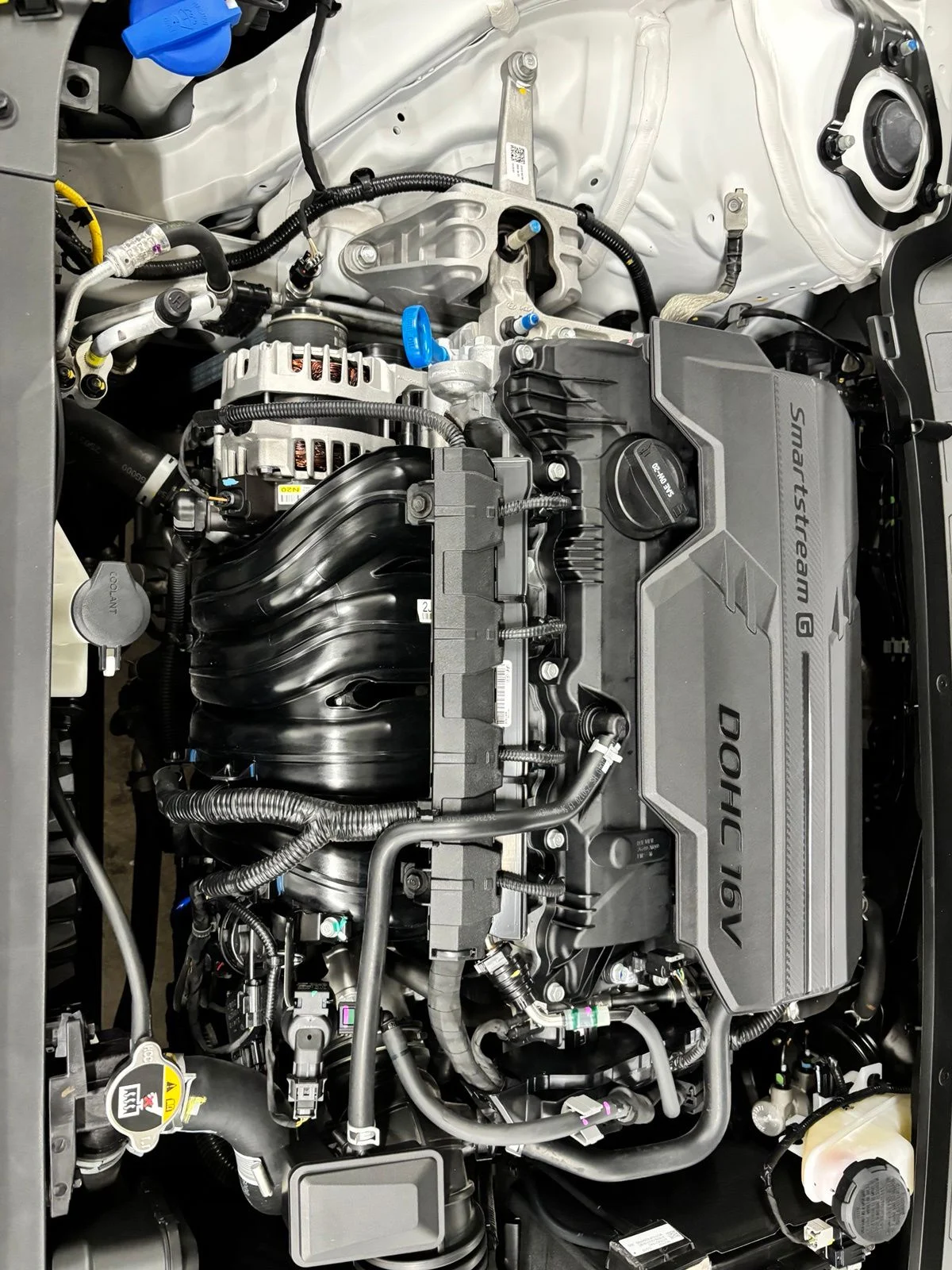 Used 2025 White Kia LXS image 25