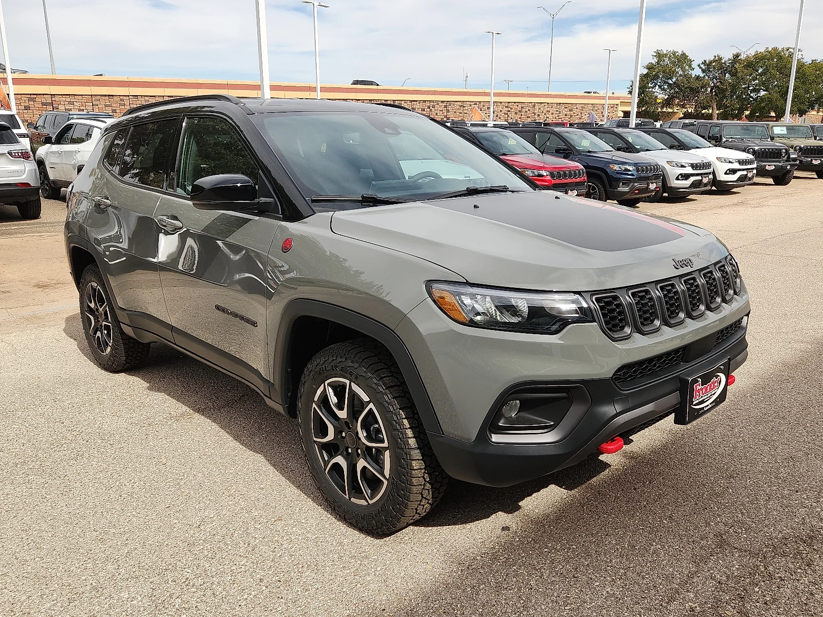 New 2027 Sting-Gray Clear-Coat Paint Jeep TRAILHAWK 4X4 image 6