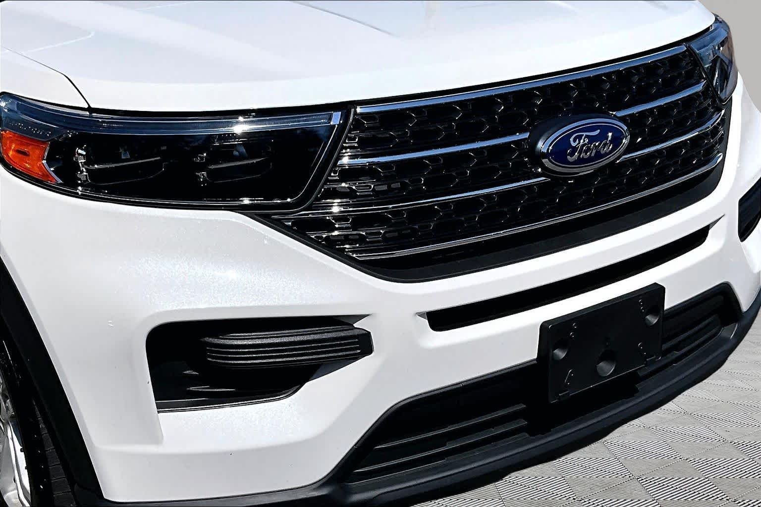 Used 2024 Star White Metallic Tri-Coat Ford XLT image 30