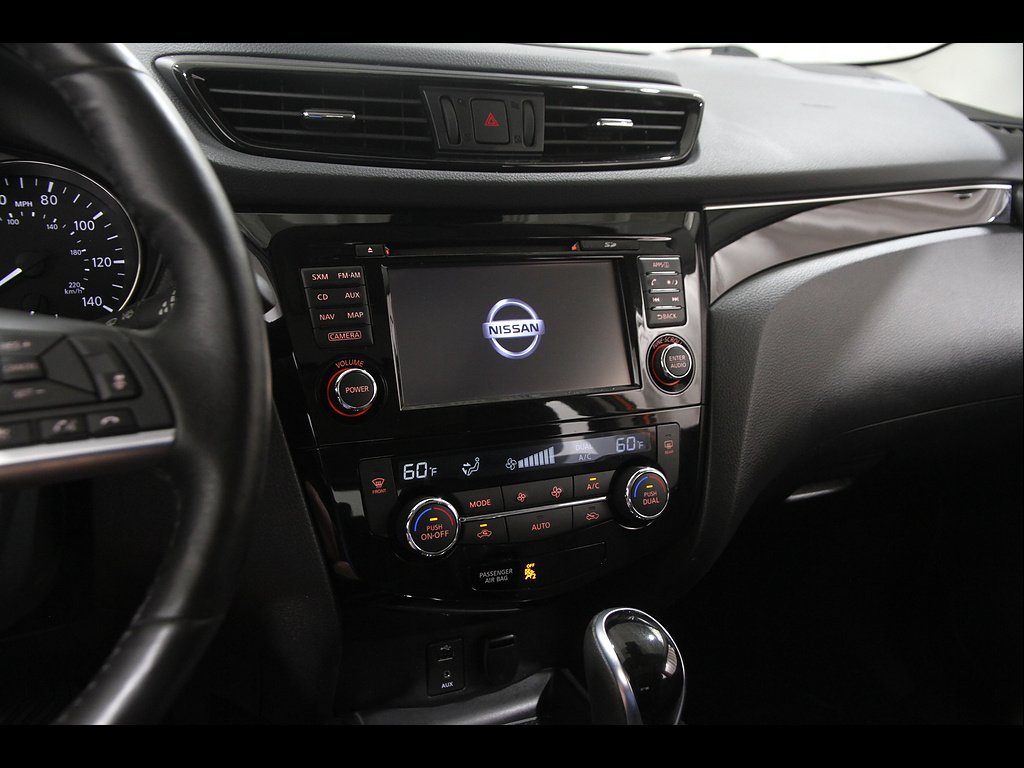 Used 2017 Monarch Orange Nissan SL image 10