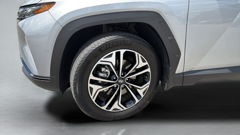 Used 2022 Silver Hyundai Limited image 34