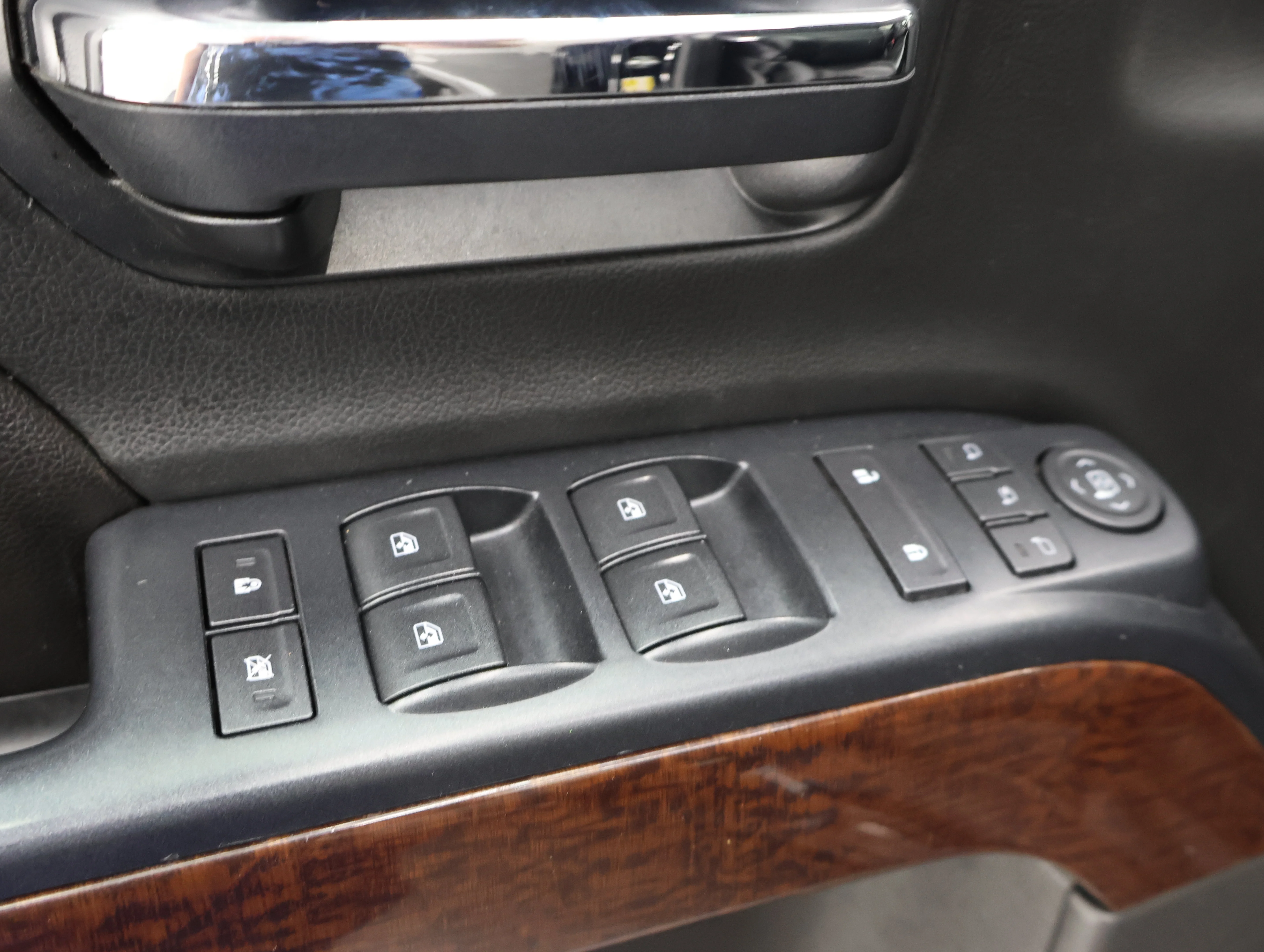 Used 2017 Onyx Black GMC SLT image 37