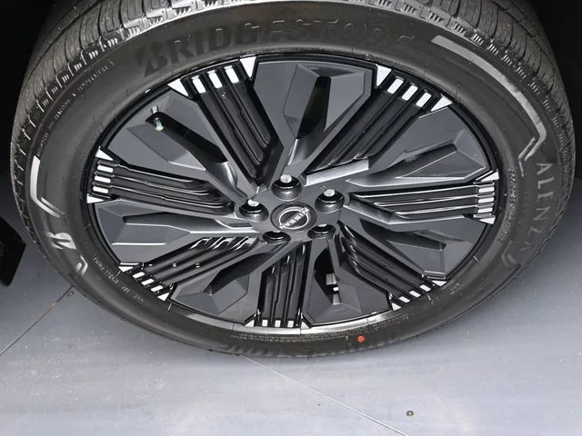 Used 2025 Blue Nissan Platinum image 33