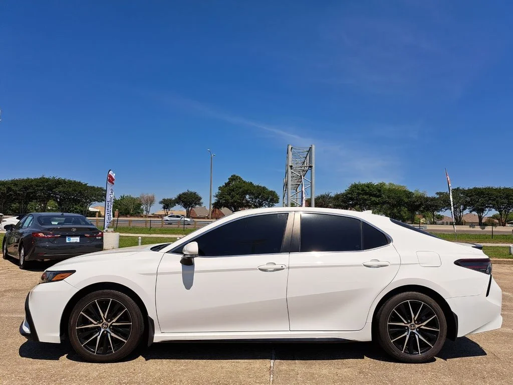 2024 Toyota Camry SE - Photo 8