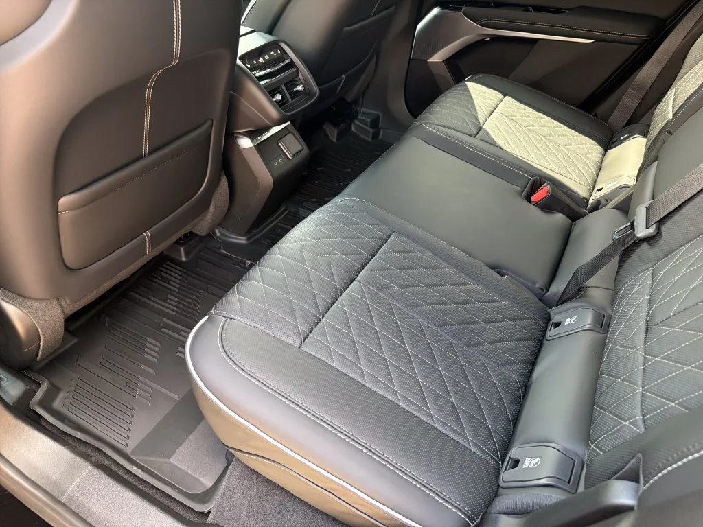 2027 Cadillac LYRIQ Signature Luxury - Photo 34
