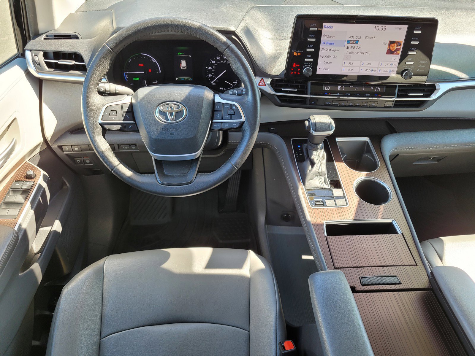 Used 2021  Toyota XLE image 14