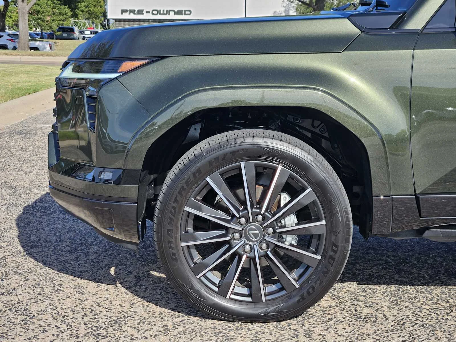 Certified Used 2025 NORI GREEN PEARL Lexus Luxury+ image 5
