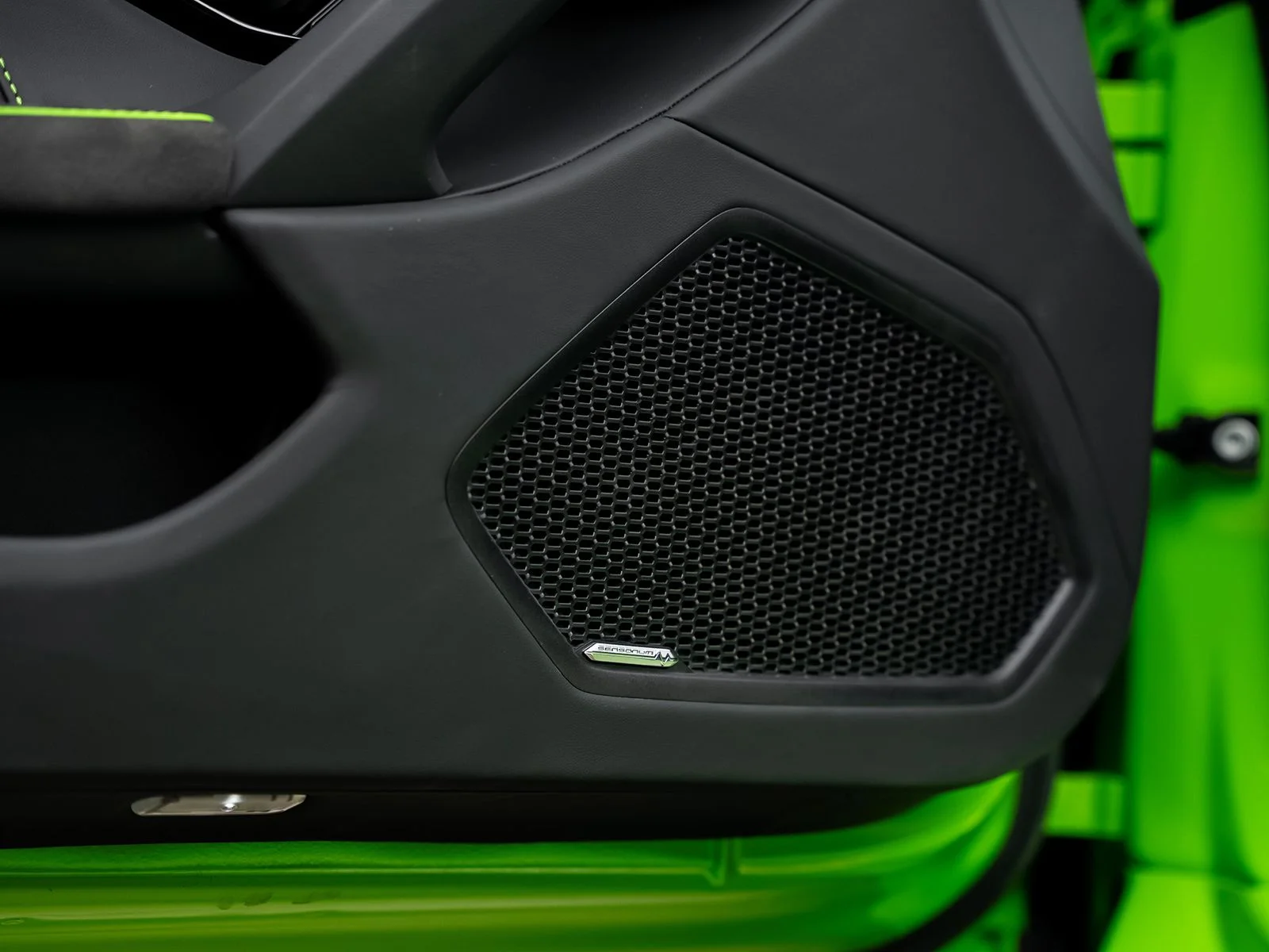Used 2024 Green Lamborghini Base image 62