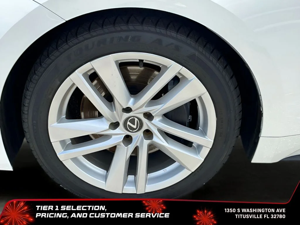 Used 2023 White Lexus 300 image 37