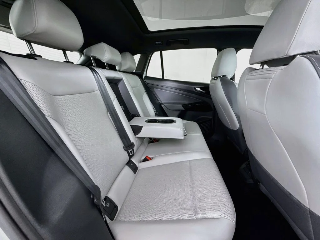 Used 2021 White Volkswagen Pro S image 28
