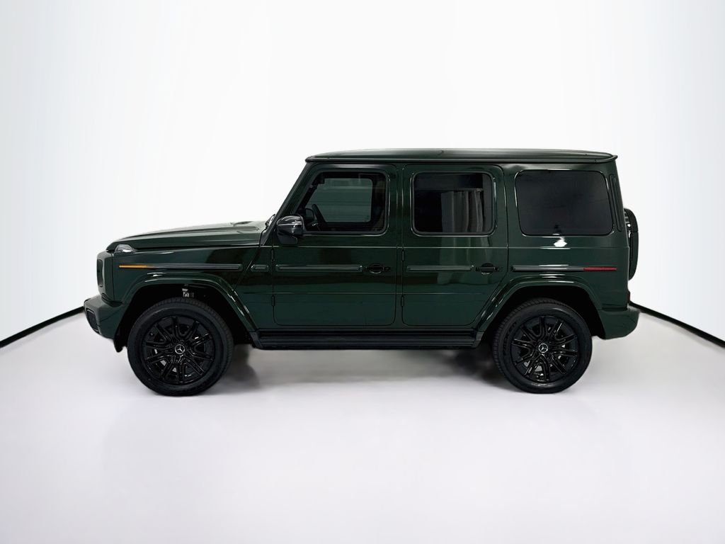 New 2027 MANUFAKTUR Deep Green Mercedes-Benz G 580 image 8