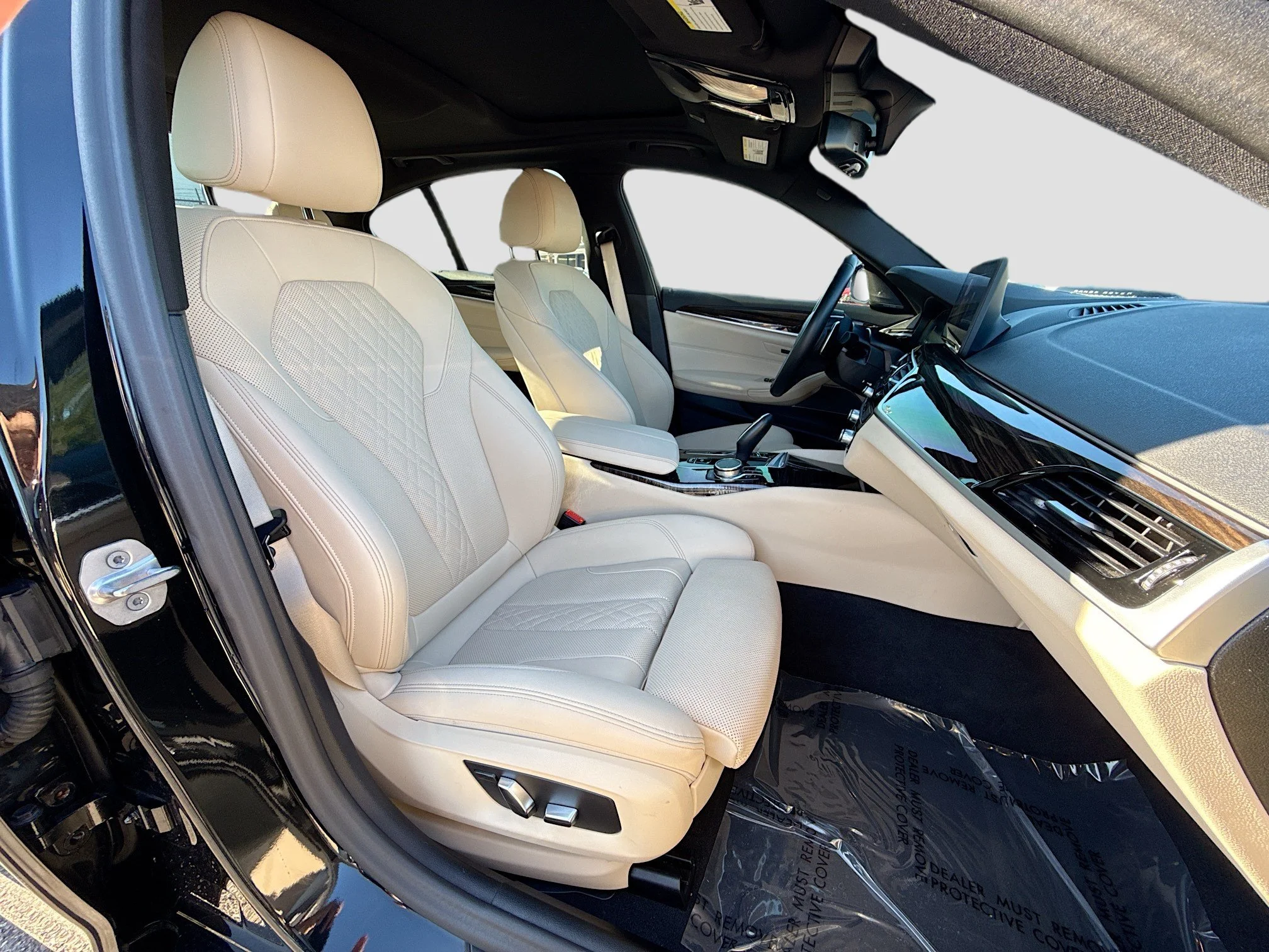 Used 2023 Black Sapphire Metallic BMW 530i image 16
