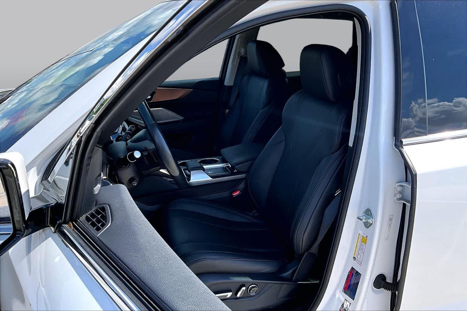Used 2022 Platinum White Pearl Acura  image 8