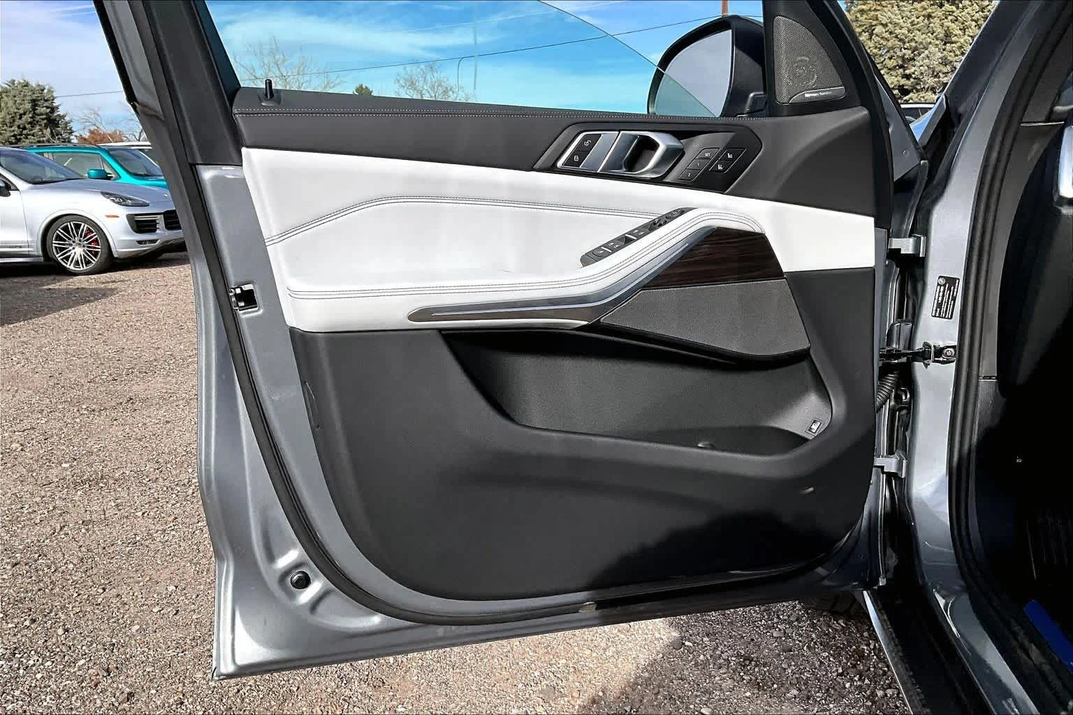 New 2026 Skyscraper Grey Metallic BMW xDrive50e image 10