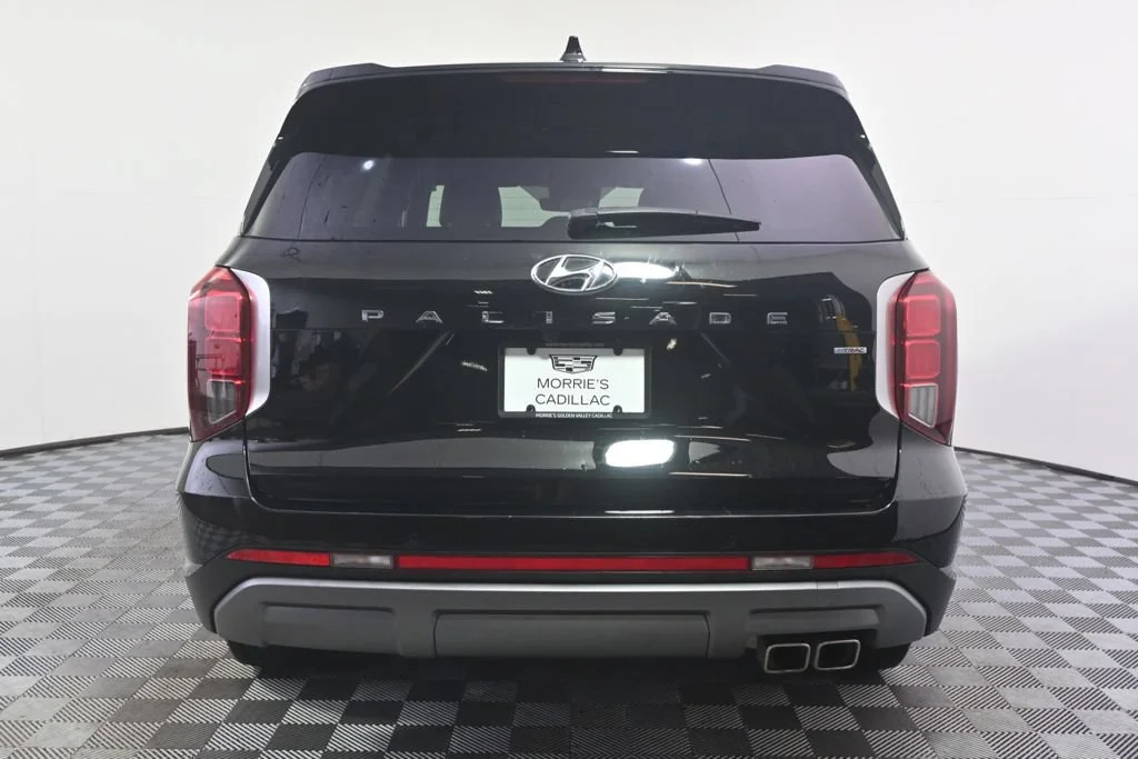 Used 2025 Black Hyundai SEL image 5