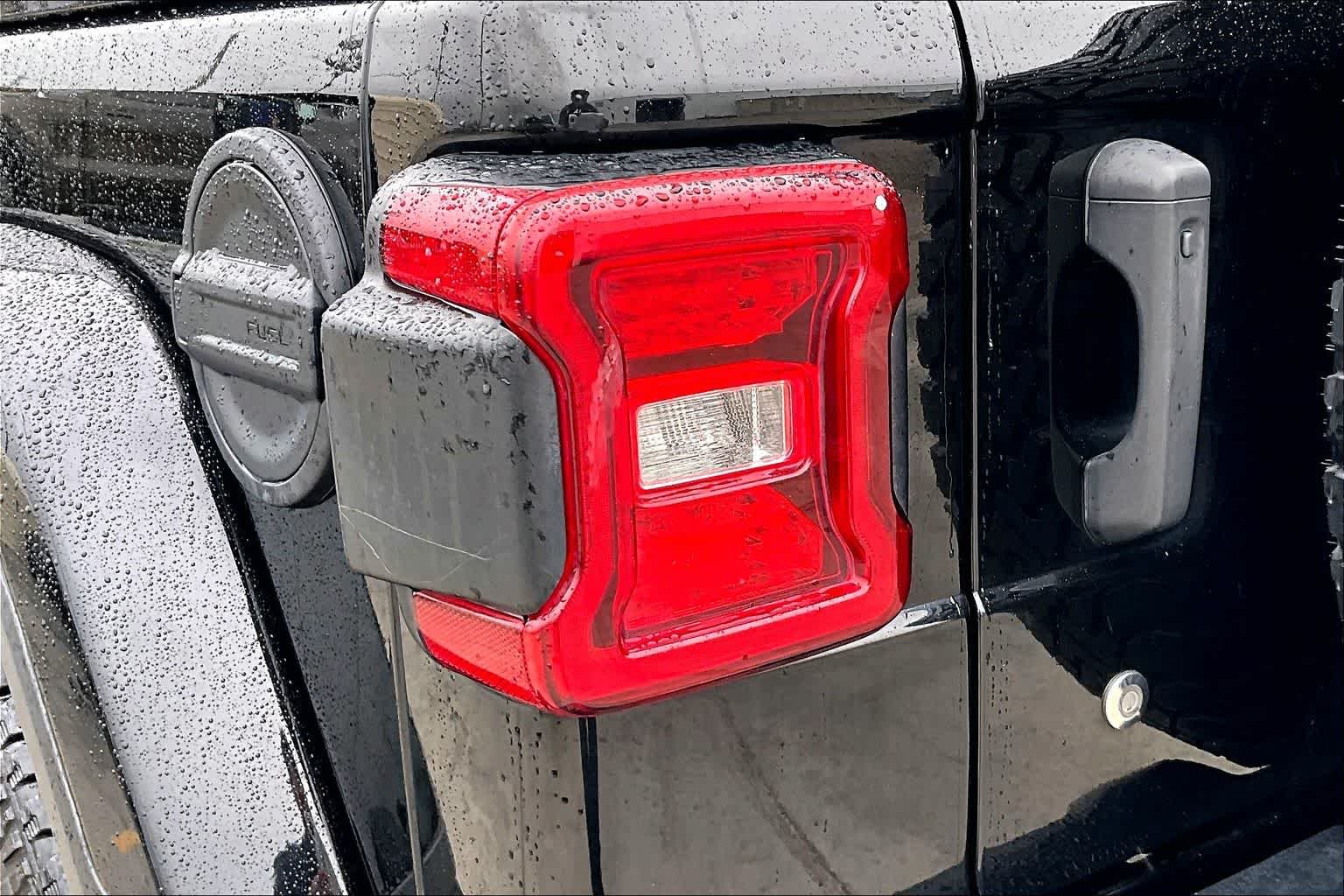Used 2020 Black Clearcoat Jeep Sahara image 29