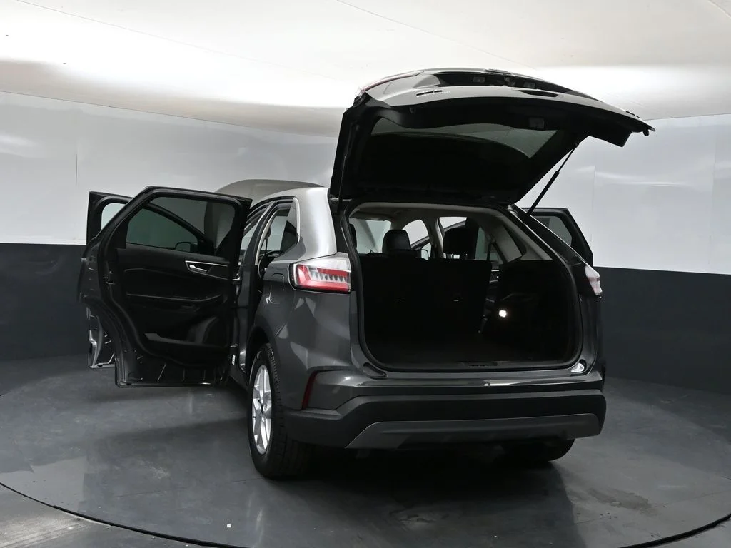 Used 2023 Gray Ford SEL image 41