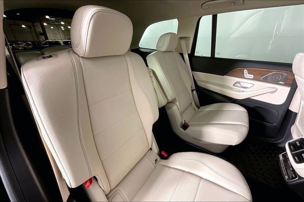 Used 2026 Black Mercedes-Benz GLS 450 image 19