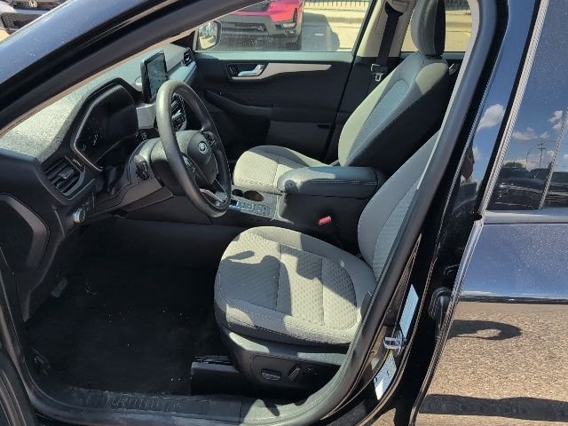 Used 2020 Black Ford SE image 4
