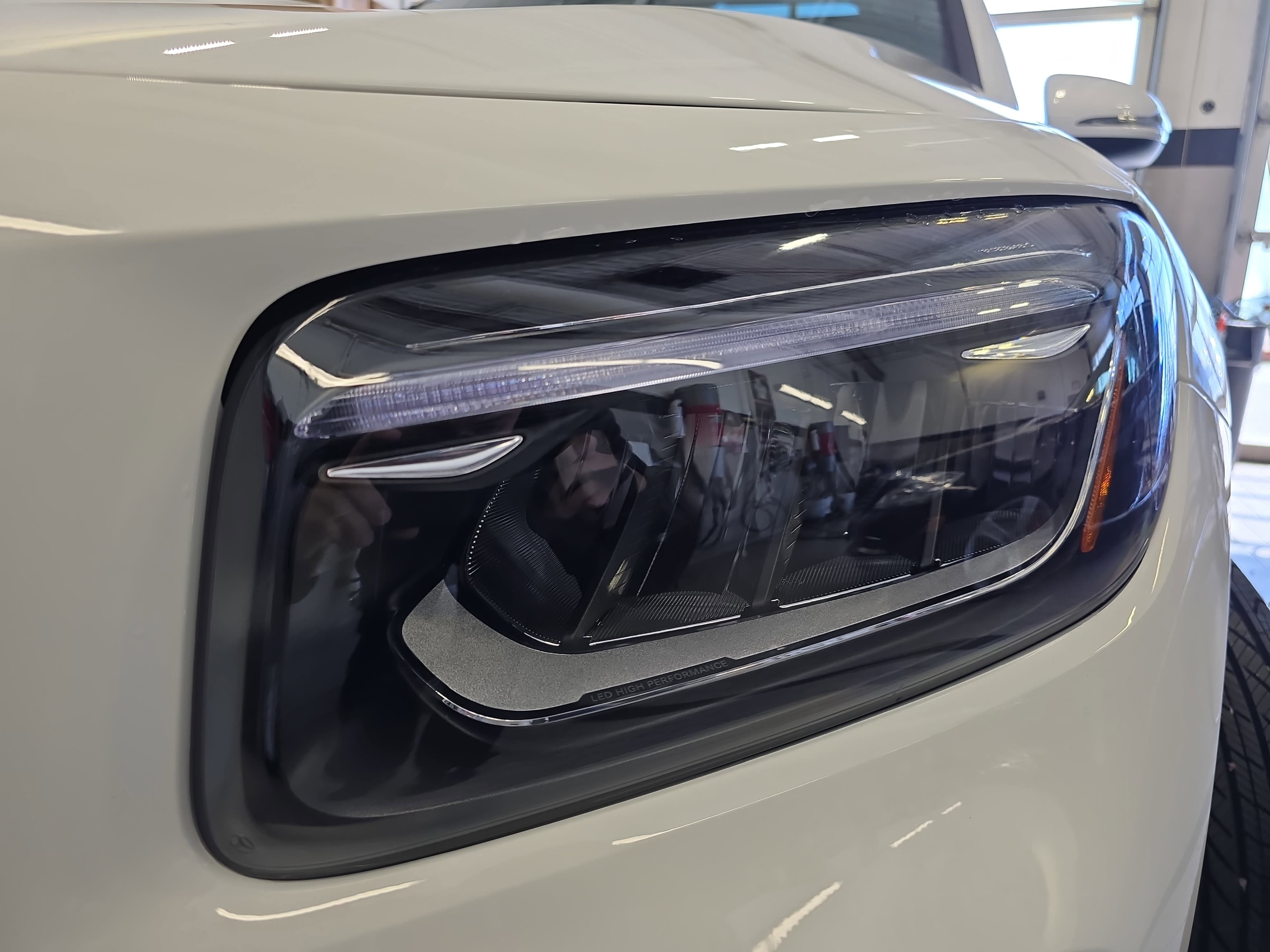 New 2026 Polar White Mercedes-Benz GLB250 image 32