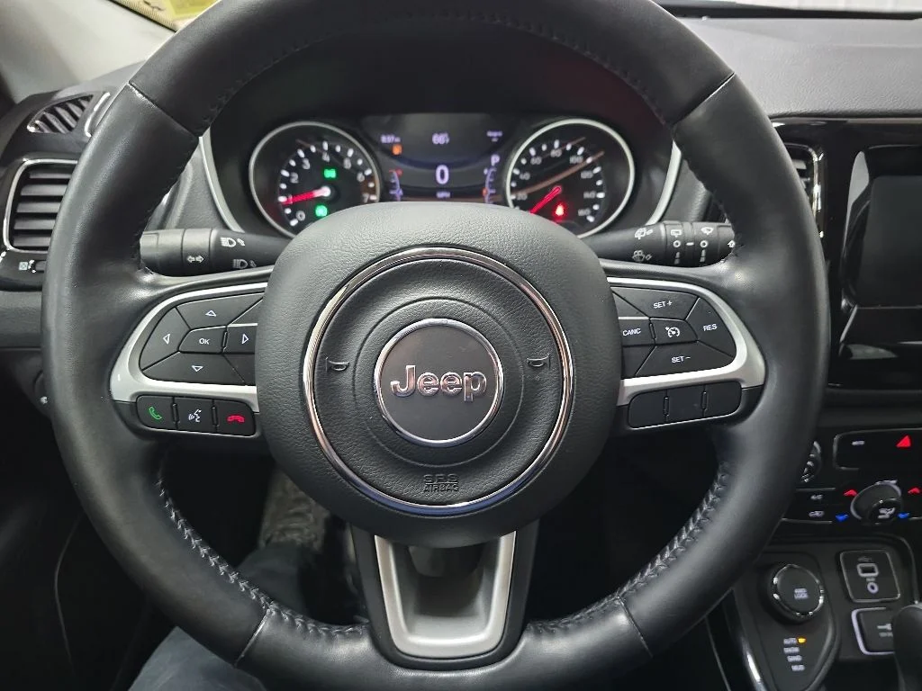 Used 2020 Gray Jeep Latitude image 19