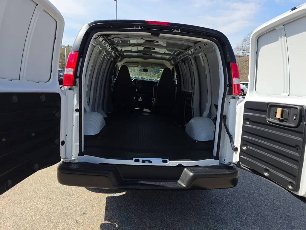 2026 Chevrolet Express Cargo Work Van - Photo 12