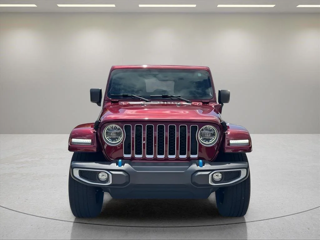 Used 2022 Snazzberry Pearlcoat Jeep Unlimited Sahara image 8