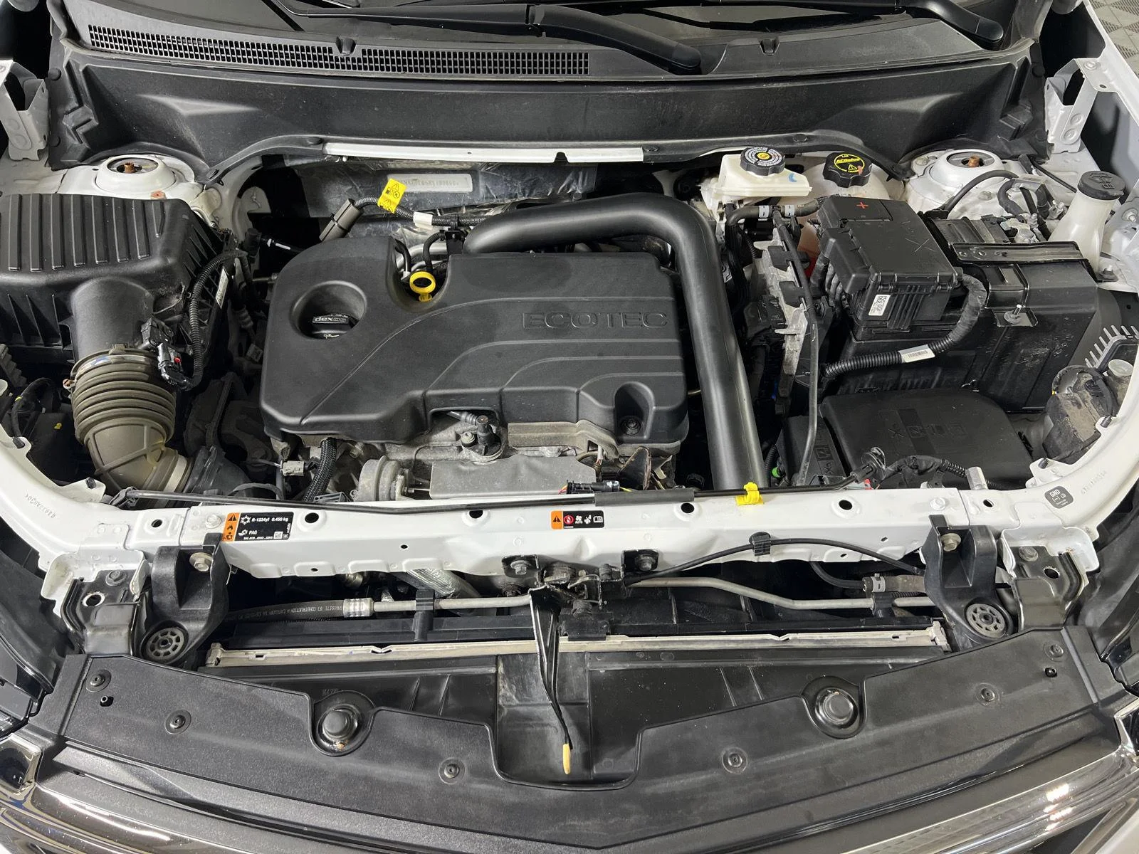 Used 2024 Summit White Chevrolet LT image 31