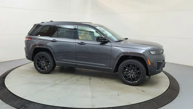 New 2026 Baltic Gray Metallic Clear-Coat Exterior Paint Jeep Summit image 13