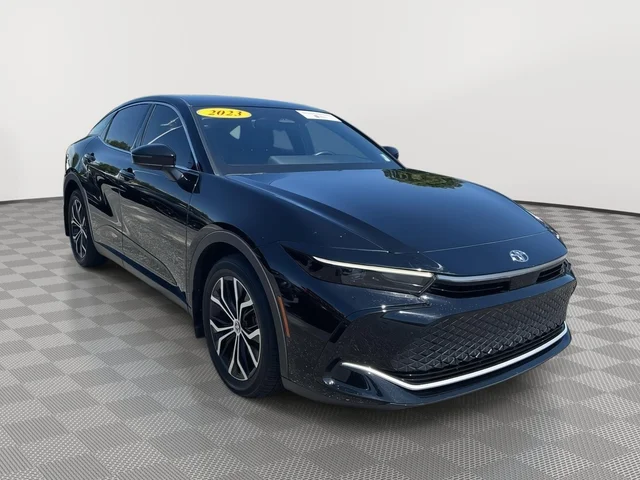 2023 TOYOTA Crown XLE