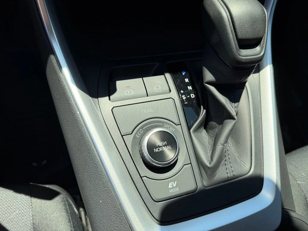 Used 2025 Ice Toyota XLE image 24