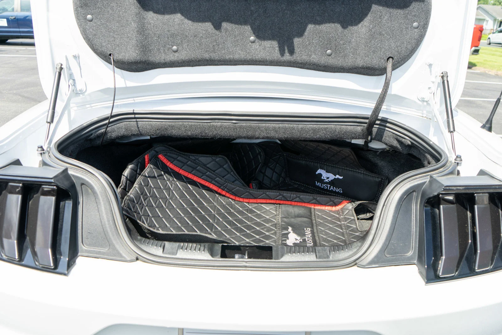 Used 2022 Oxford White Ford EcoBoost Premium image 11