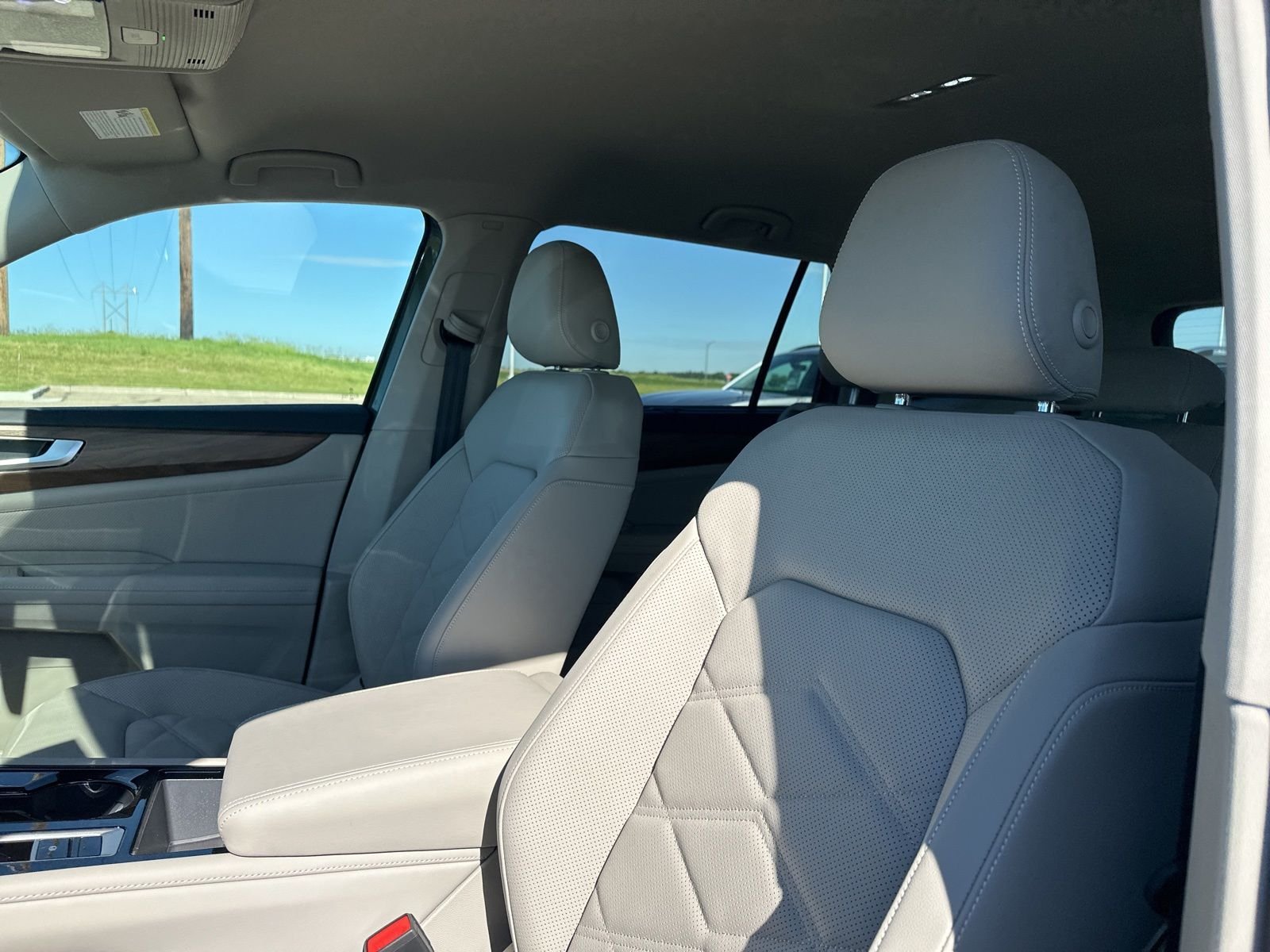 New 2026 Green Volkswagen 2.0T SE w/Technology image 11