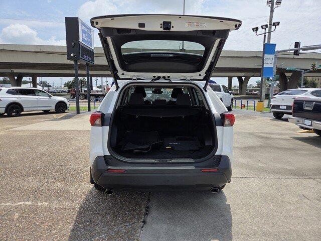 Used 2022 White Toyota XLE image 28