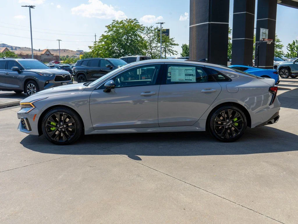 New 2026 Wolf Gray Kia GT image 4