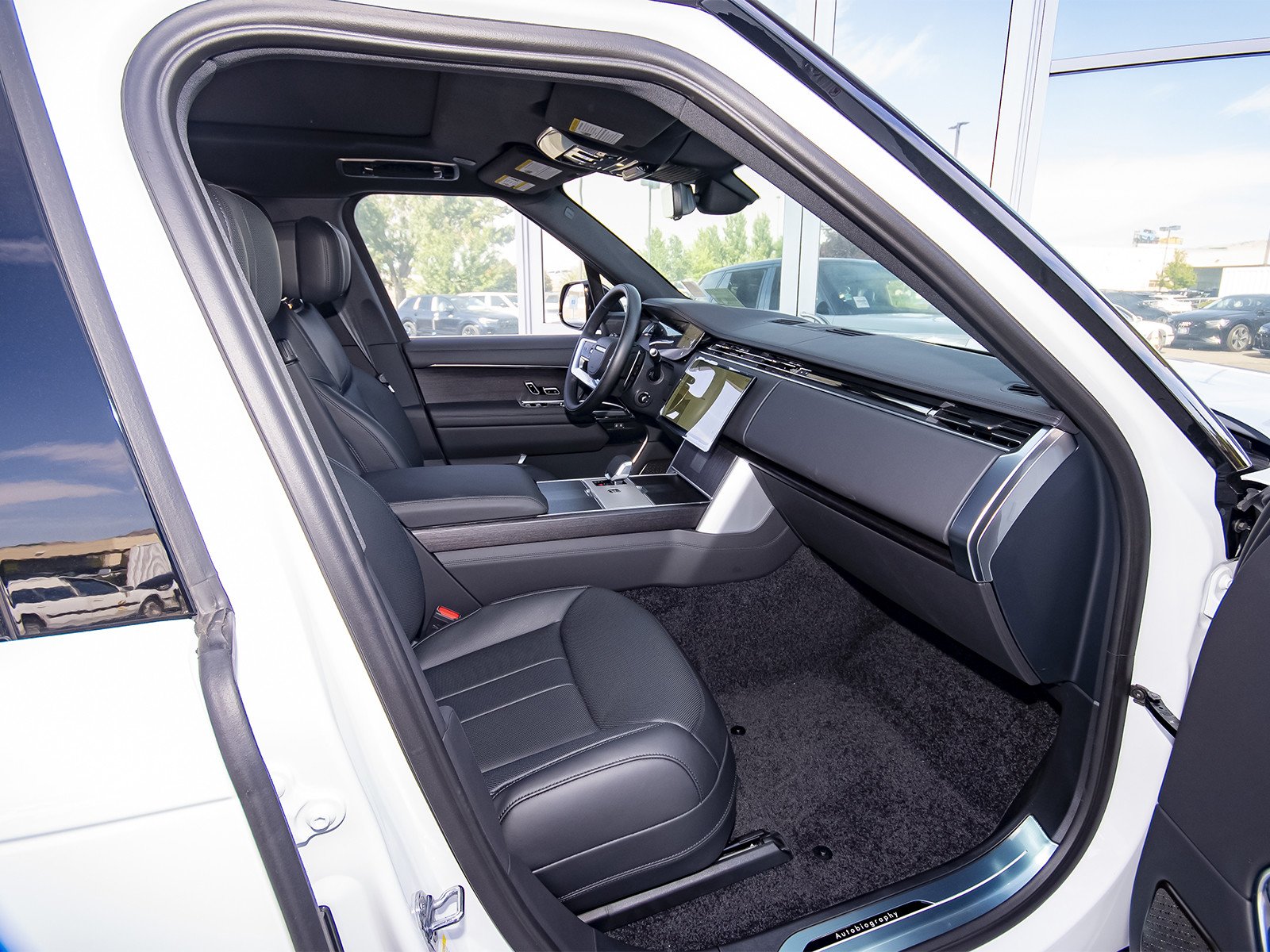 New 2026 Fuji White Land Rover Autobiography image 42
