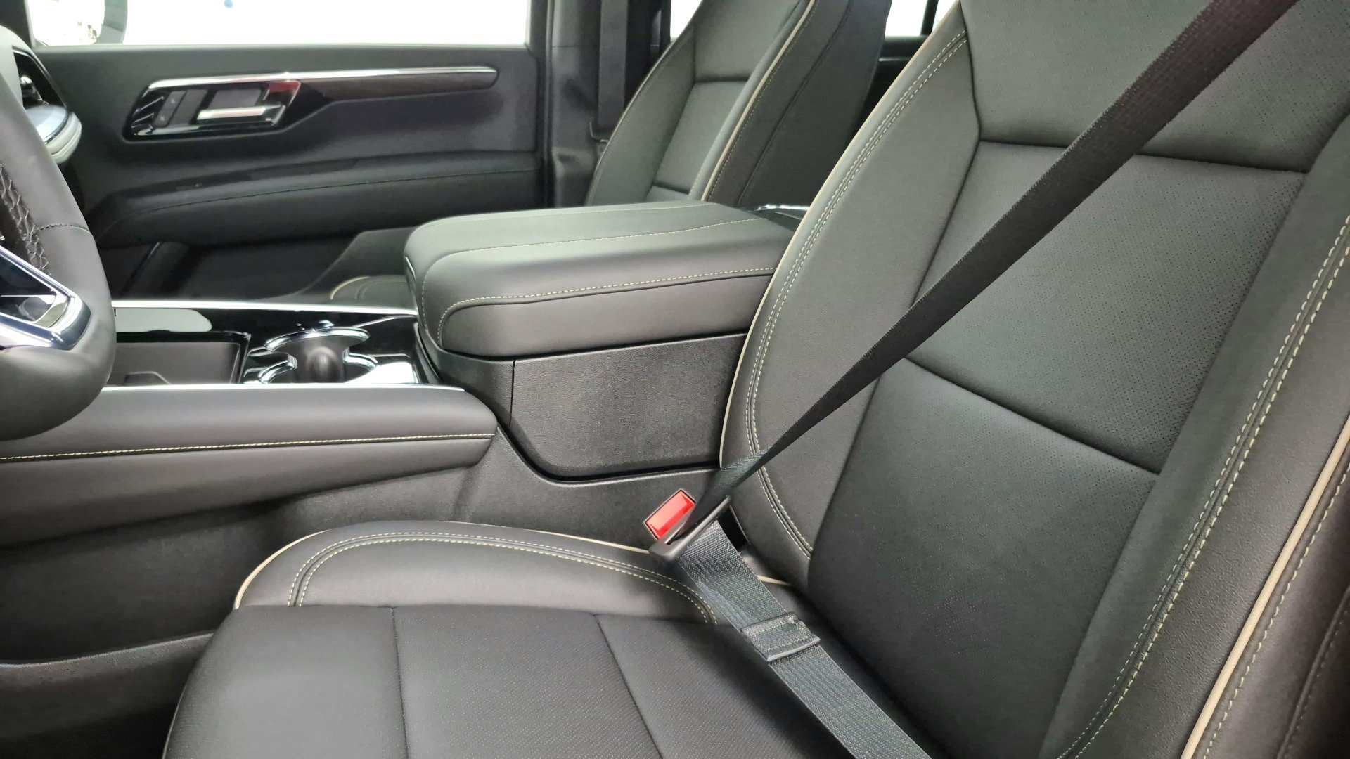 New 2026 Polar White Tricoat Chevrolet Premier image 10