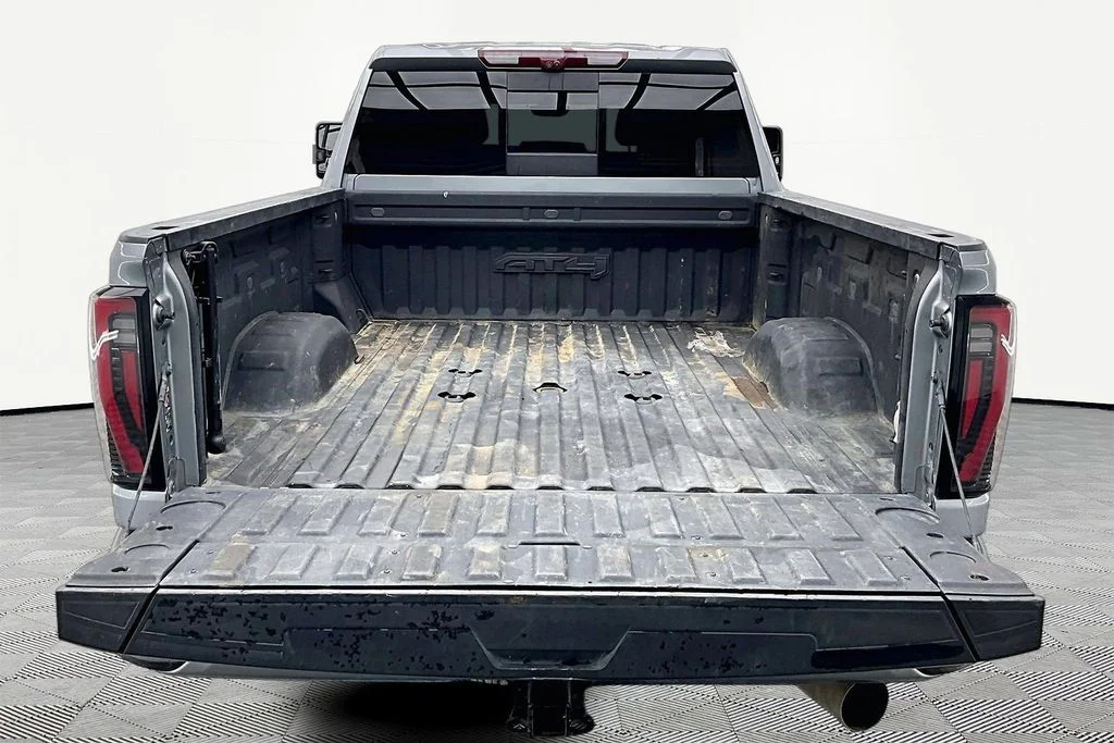Used 2024 Sterling Metallic GMC AT4 image 18