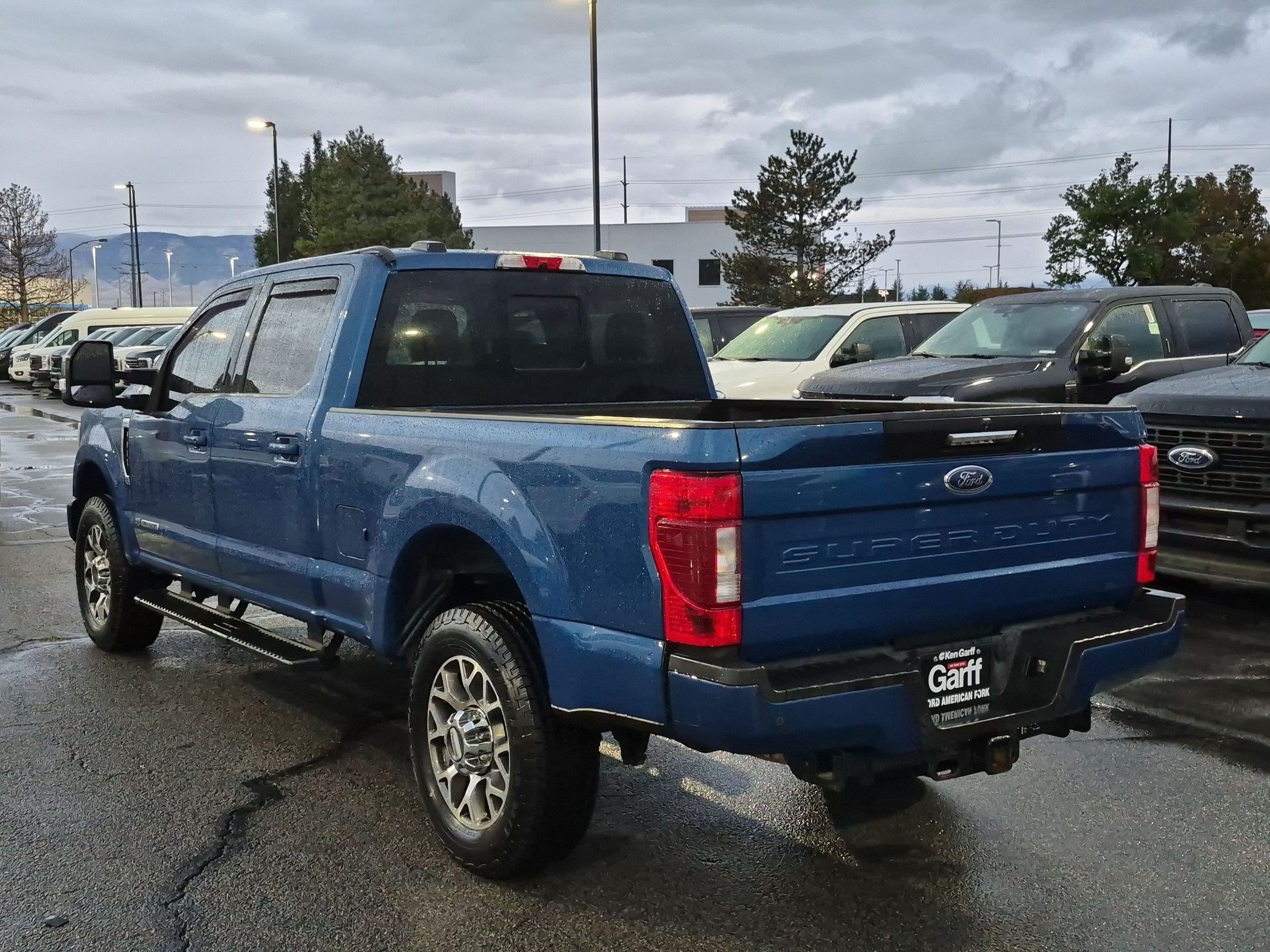 Used 2022 Blue Metallic Ford LARIAT image 5