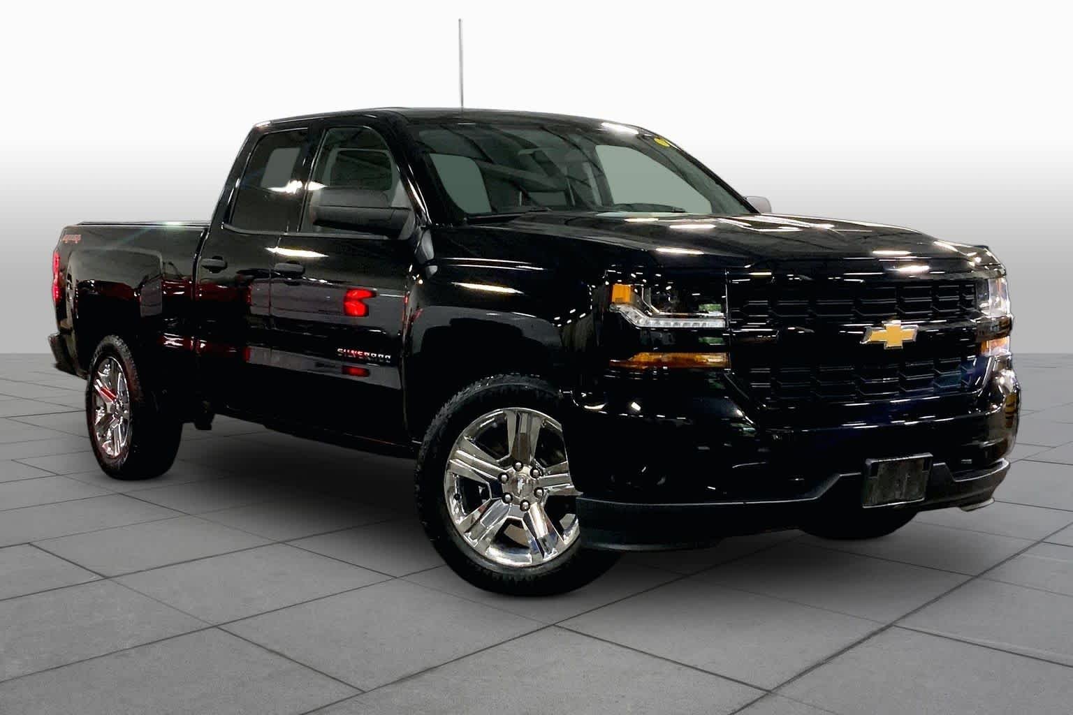 Used 2017 Black Chevrolet Custom image 3