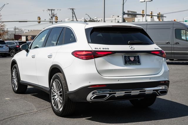 New 2026 Polar White Mercedes-Benz GLC 300 image 5