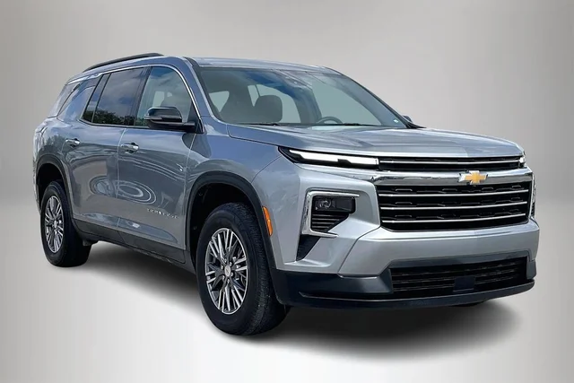 2025 Chevrolet Traverse LT