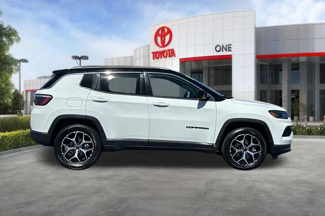 Used 2025 White Jeep Limited image 3