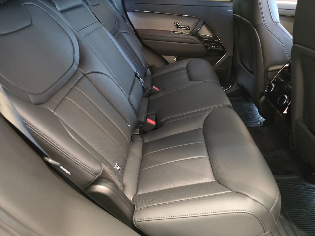 New 2026 Borasco Grey Land Rover se image 29