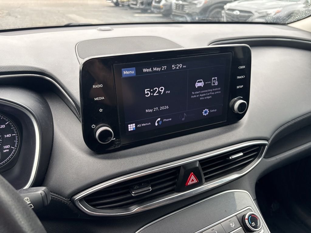 Used 2021 Silver Hyundai SE image 16