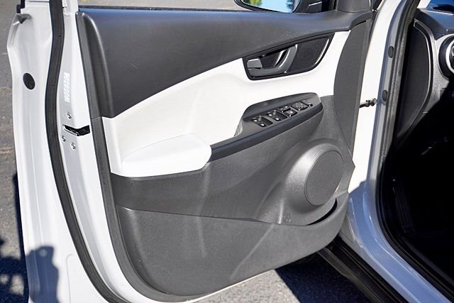 Used 2023 Silver Hyundai SEL image 21