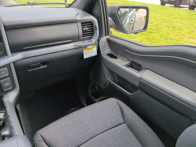 New 2026 Iconic Silver Metallic Ford XLT image 17